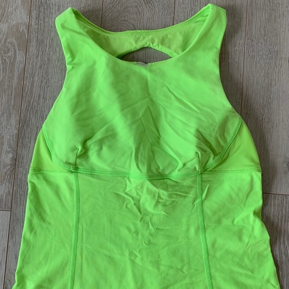 Lululemon tank